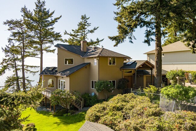 Building Photo - Gorgeous West facing View Home in Coupeville with Acreage and Privacy!