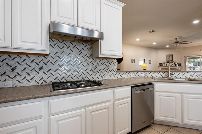 Building Photo - 601 Pebblestone Walk Dr