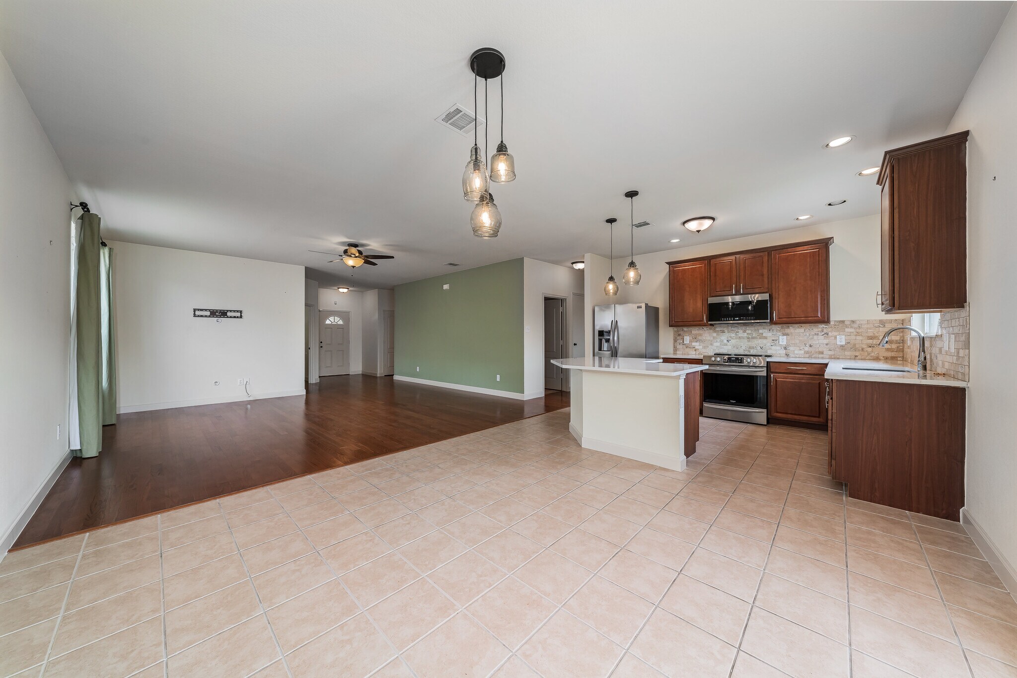 Building Photo - 5708 Sapphire Pool Trl