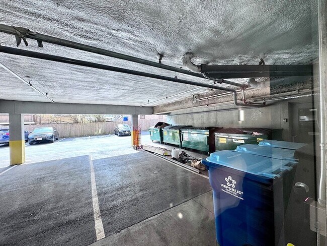 Building Photo - 60 Pleasant St