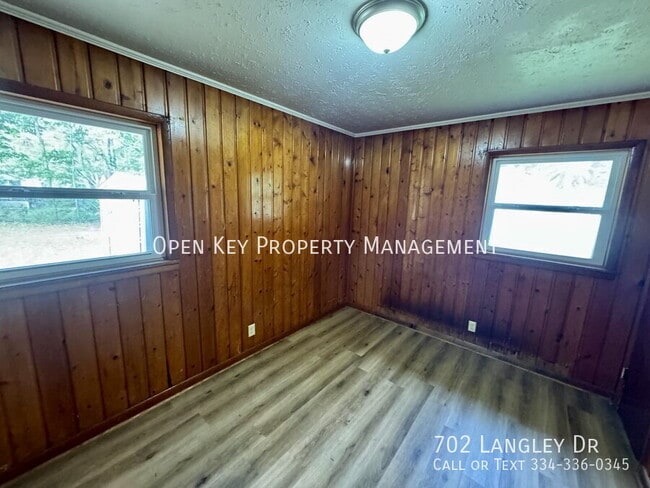 Building Photo - 702 Langley Dr