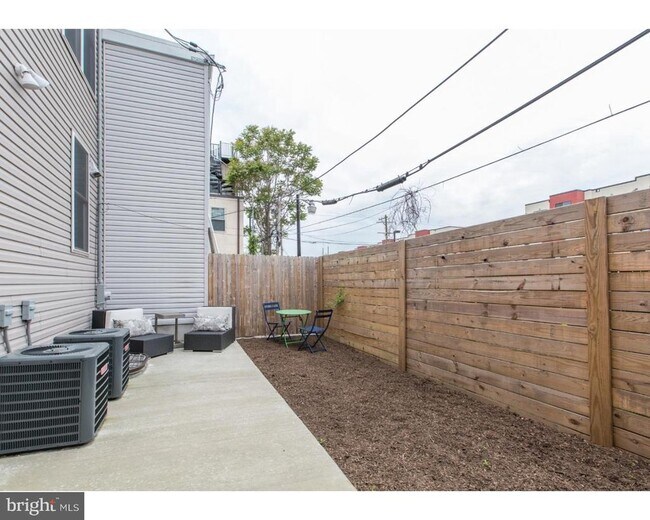 Building Photo - 3039 Baltz St