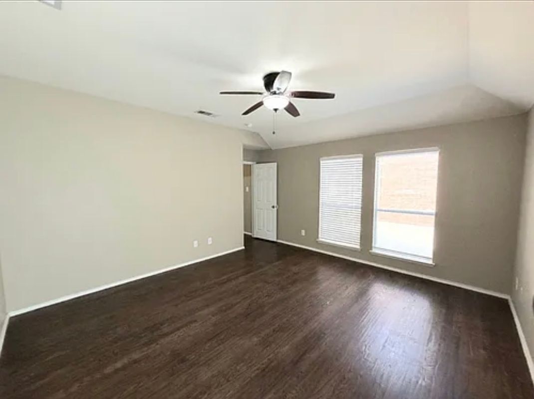 Building Photo - 13645 Valley Mills Dr