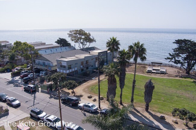 Building Photo - 7 br, 4 bath House - 6779 Del Playa Drive