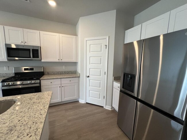 Building Photo - 5062 Georgetown Dr