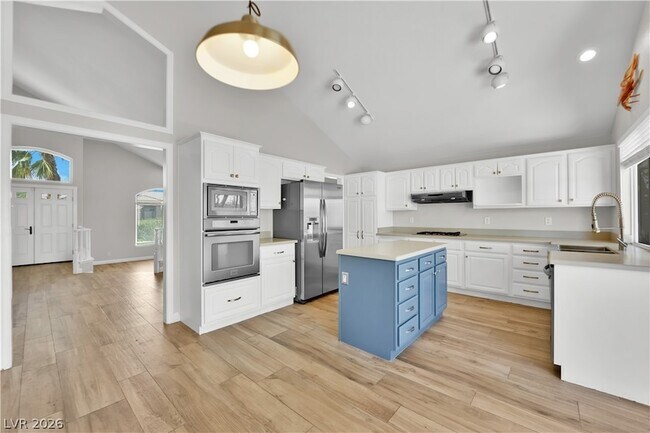 Building Photo - 8112 Tropic Isle Cir