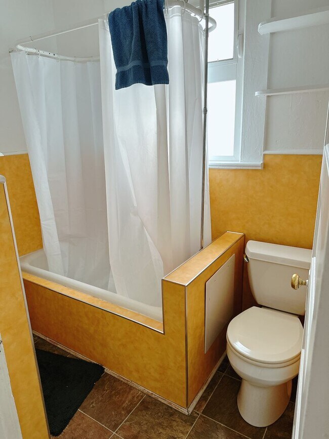 Building Photo - 821 Billy Frank Jr. St