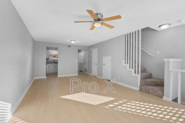 Building Photo - 1377 E Sequoyah Ct
