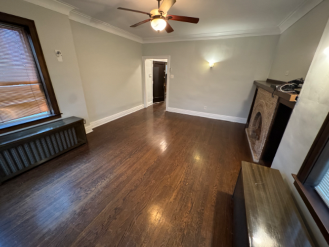 Building Photo - 7927 S Eberhart Ave