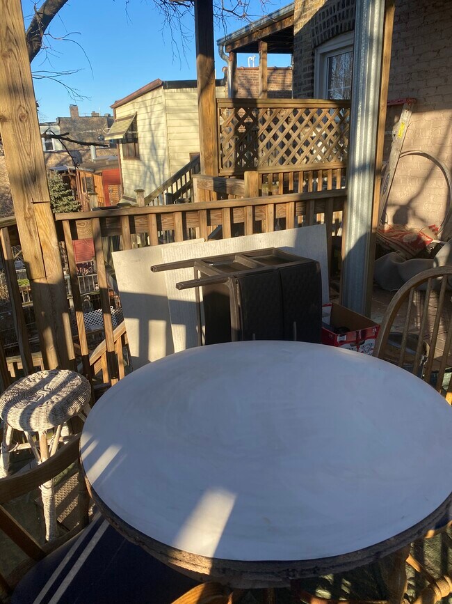 Deck2 - 2624 N Sawyer Ave