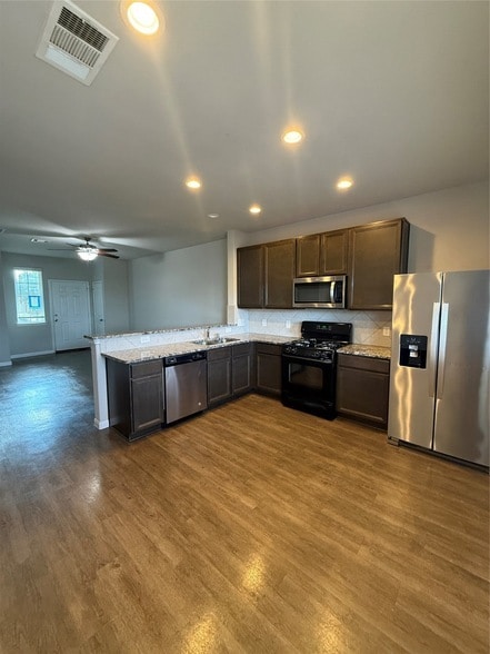 Building Photo - 7527 Merrylands Dr