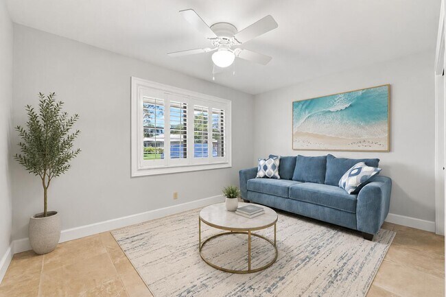 Building Photo - 1651 Palmland Dr