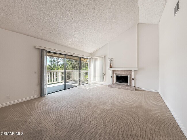 Building Photo - 576 Calle De Las Ovejas