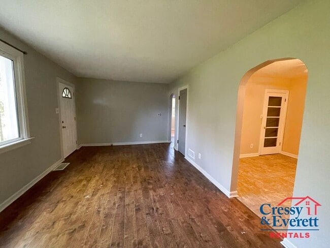 Building Photo - 4 Bedroom Rural Ranch