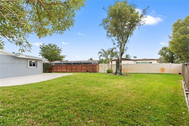 Building Photo - Northwest 23rd Street, Pembroke Pines, FL 33024 - 3 BR 2 BA house