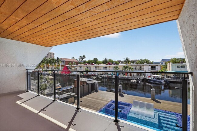 Building Photo - 3830 NE 171 St