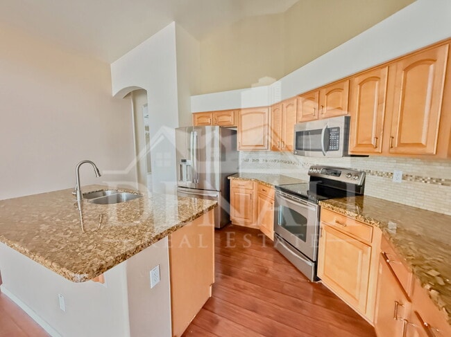 Building Photo - 4330 E Cottonwood Ln