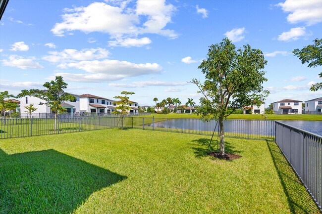 Building Photo - 16259 Sandy Shore Dr