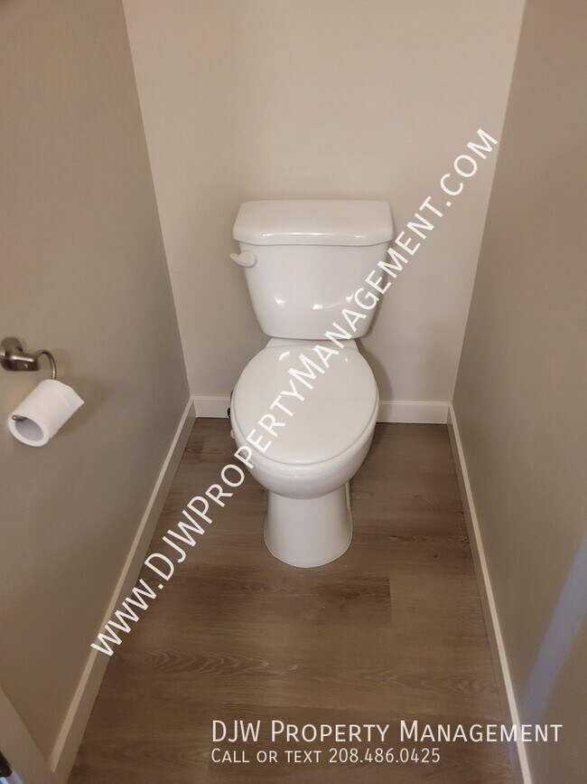 Building Photo - 632 N 44th St