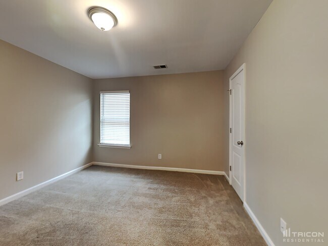 Building Photo - 355 Meadow Vista Ln