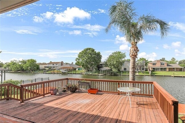 Building Photo - 242 Spinnaker Dr