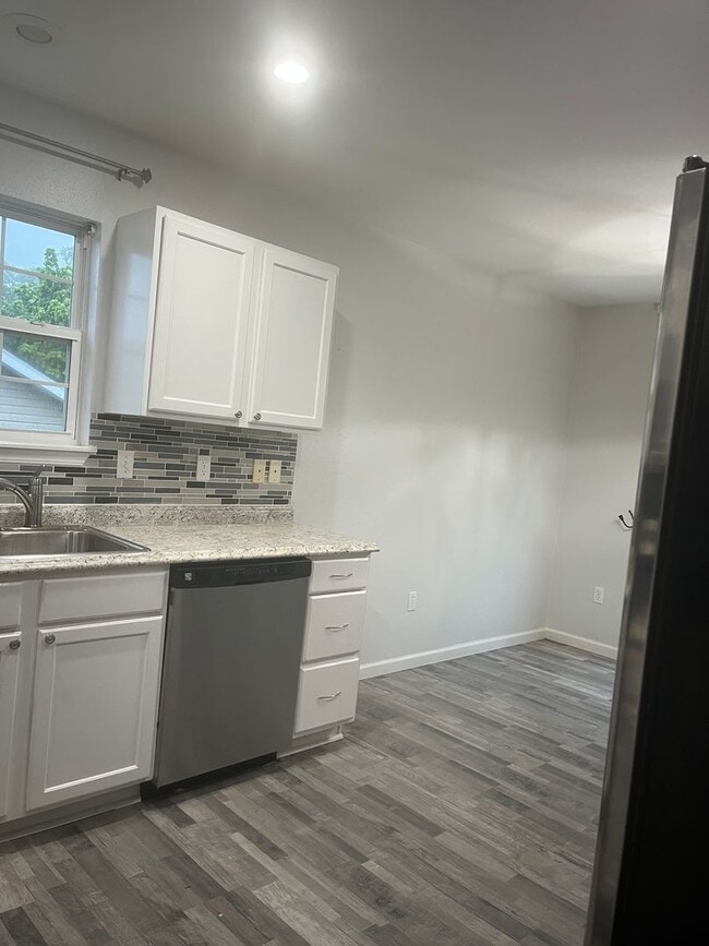 Building Photo - Inside Photos Coming Soon!!