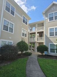 Building Photo - NEW LISTING!!!!!