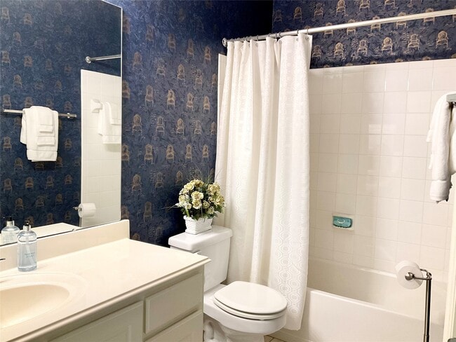 Building Photo - 186 N Valley Oaks Cir