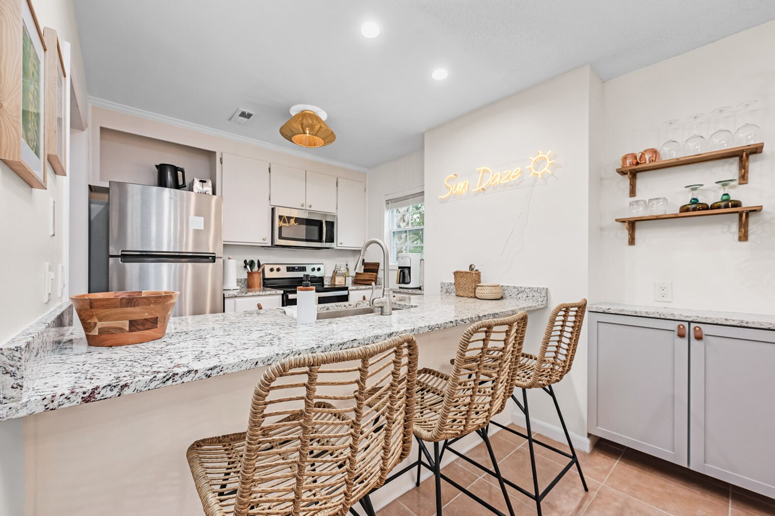 Building Photo - 17462 Front Beach Rd