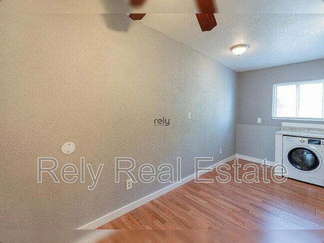 Building Photo - 12740 W Amy Dr