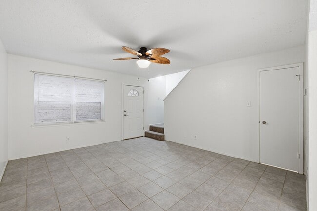 Building Photo - 1433 Cedar Post Ln