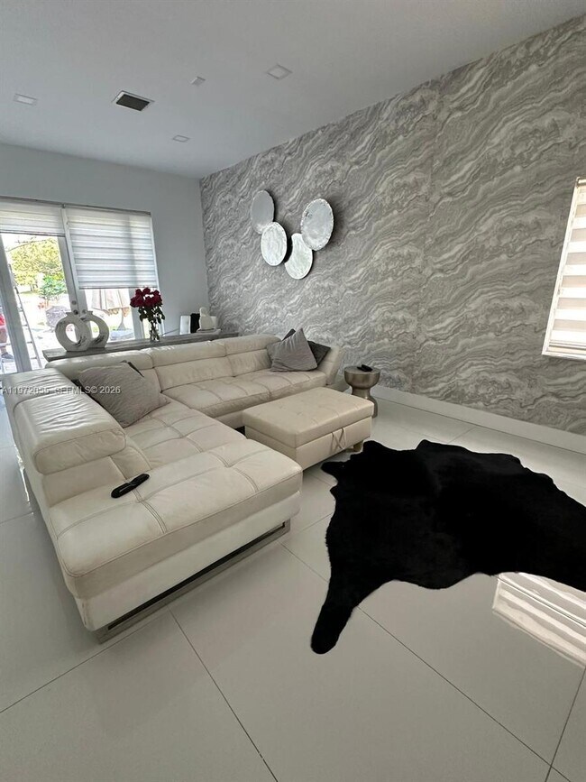 Building Photo - 1607 SW 157th Ave