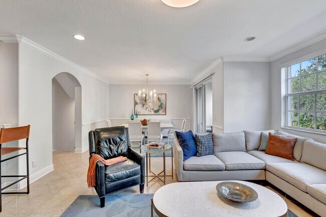 Building Photo - 5585 NE Trieste Way