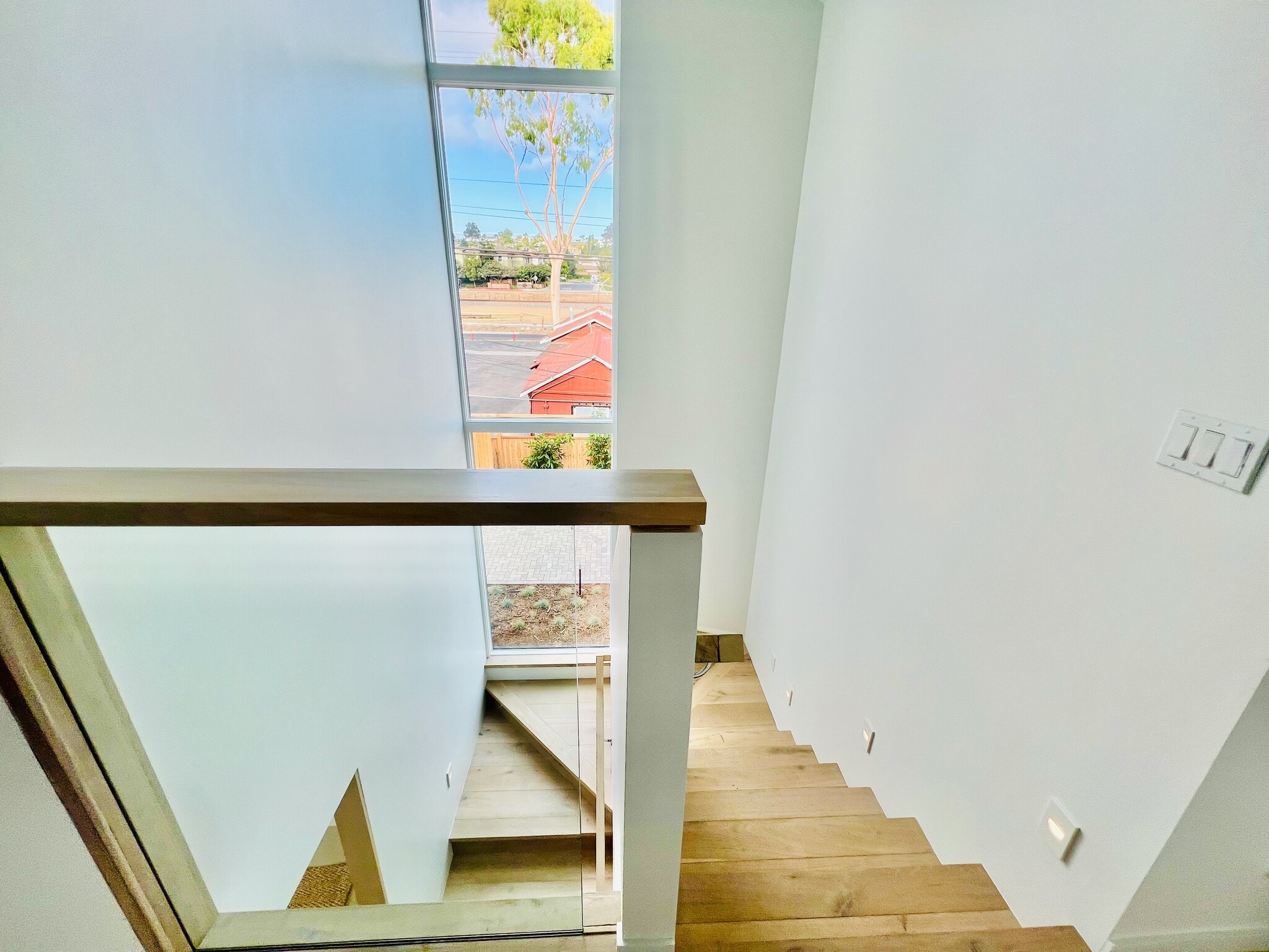 Building Photo - 112 Grandview St