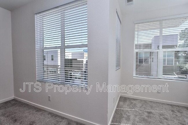 Building Photo - 396 Midstream Ln