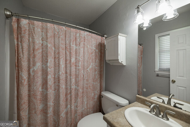 Building Photo - 115 Shadow Moss Dr