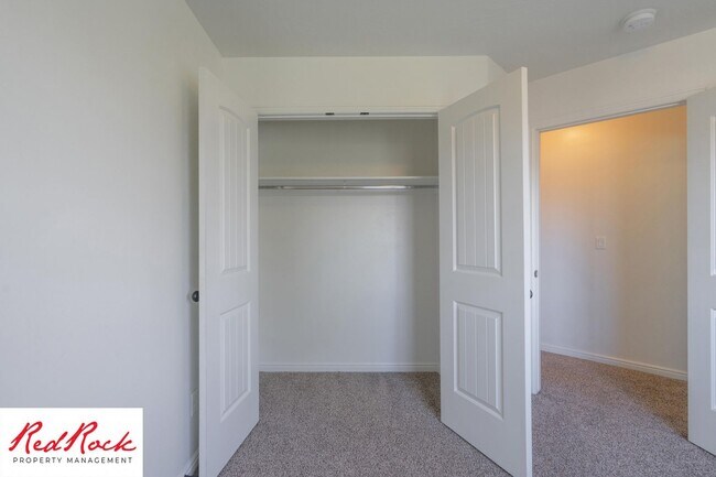 Building Photo - 2801 E 450 N