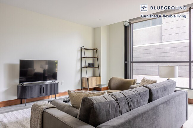 Building Photo - 110 W Ocean Blvd