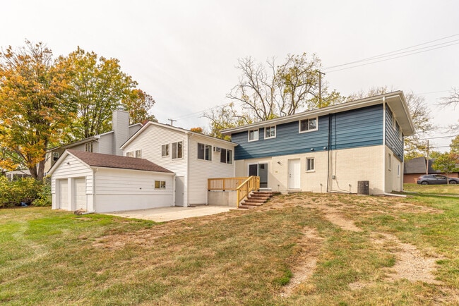 Building Photo - 1520 Traver Rd