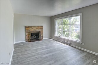 Building Photo - 2016 Revere Rd