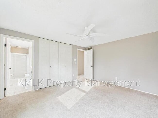 Building Photo - 874 Pleasant St