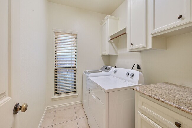 Building Photo - 4232 Rocky Rhodes Dr