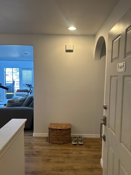Entry - 5055 Collwood Blvd