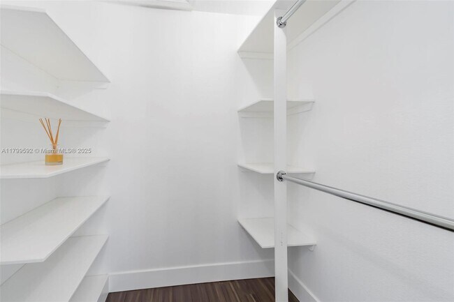 Building Photo - 5050 Greenwich Preserve Ct
