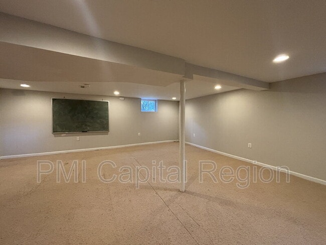 Building Photo - 4706 Red Fox Rd