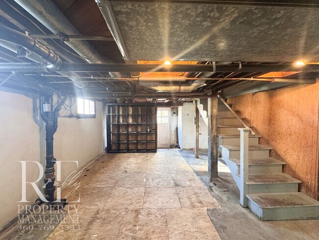 Building Photo - Timeless Vintage Home with Bonus Office, Expansive Yard & A/C