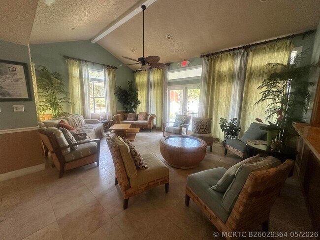 Building Photo - 225 S Tropical Trail