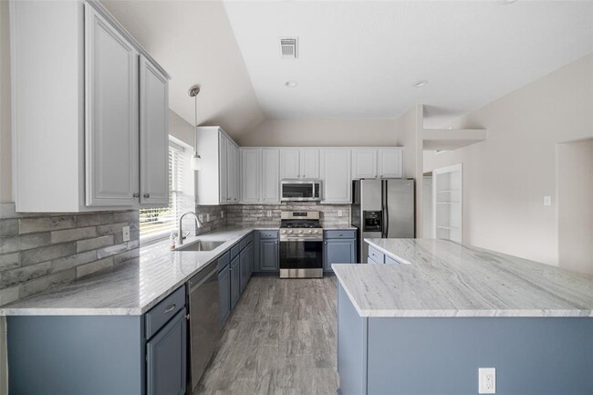 Building Photo - 9847 Willow Crossing Dr