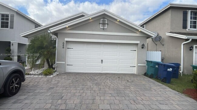 Primary Photo - 648 NE 5th Way