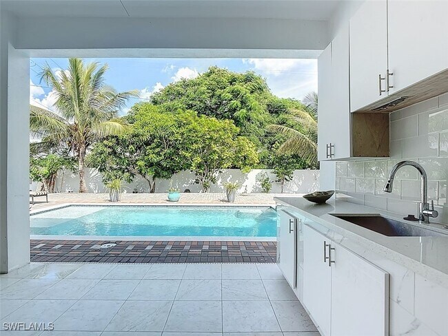 Building Photo - 1806 41st St SW